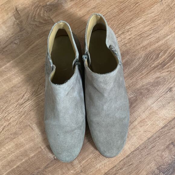 Jack Rogers Peyton Bootie in Light Grey Size 8 Suede Ankle Boot Heeled - Picture 9 of 10